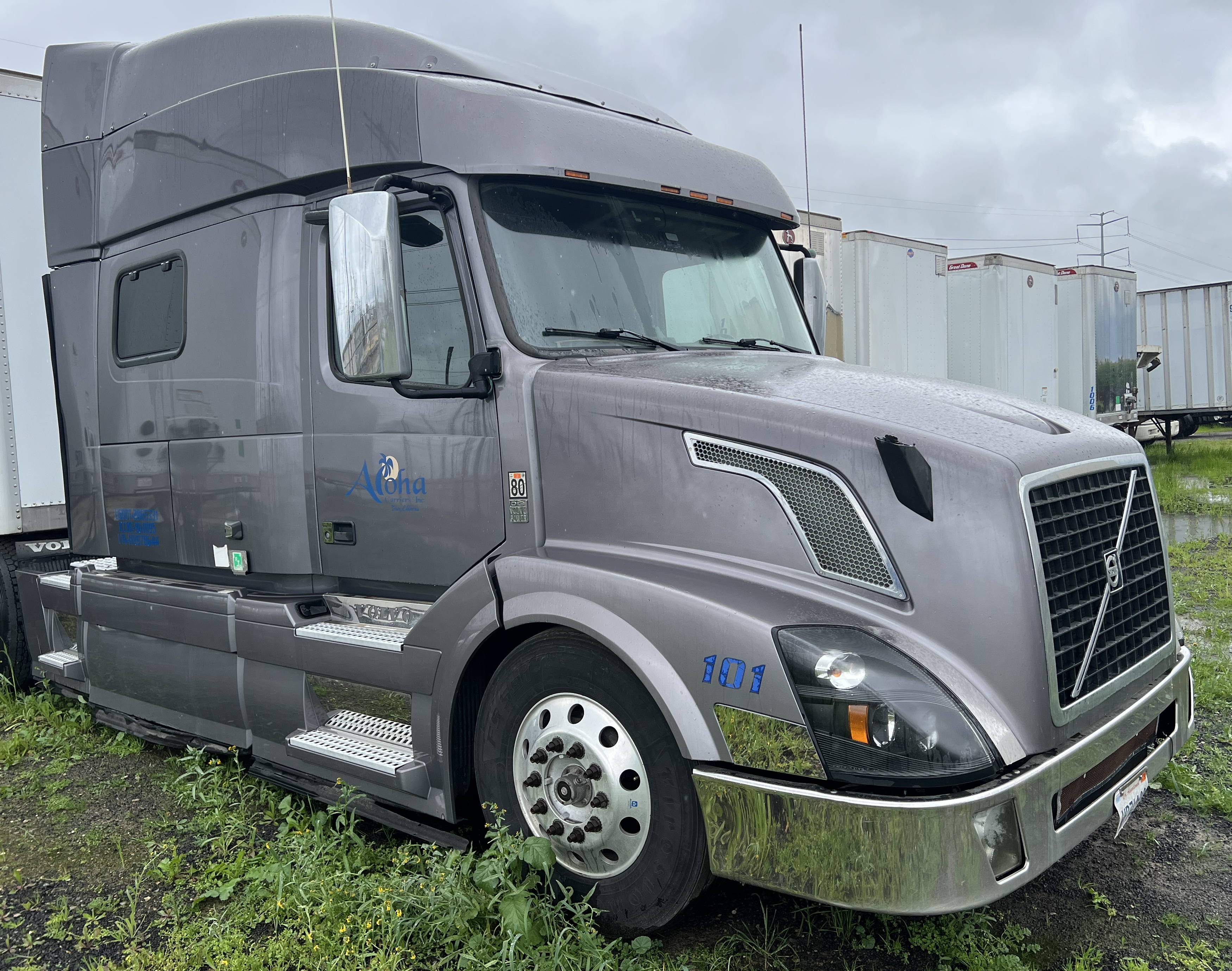 Volvo VNL 730 View 2