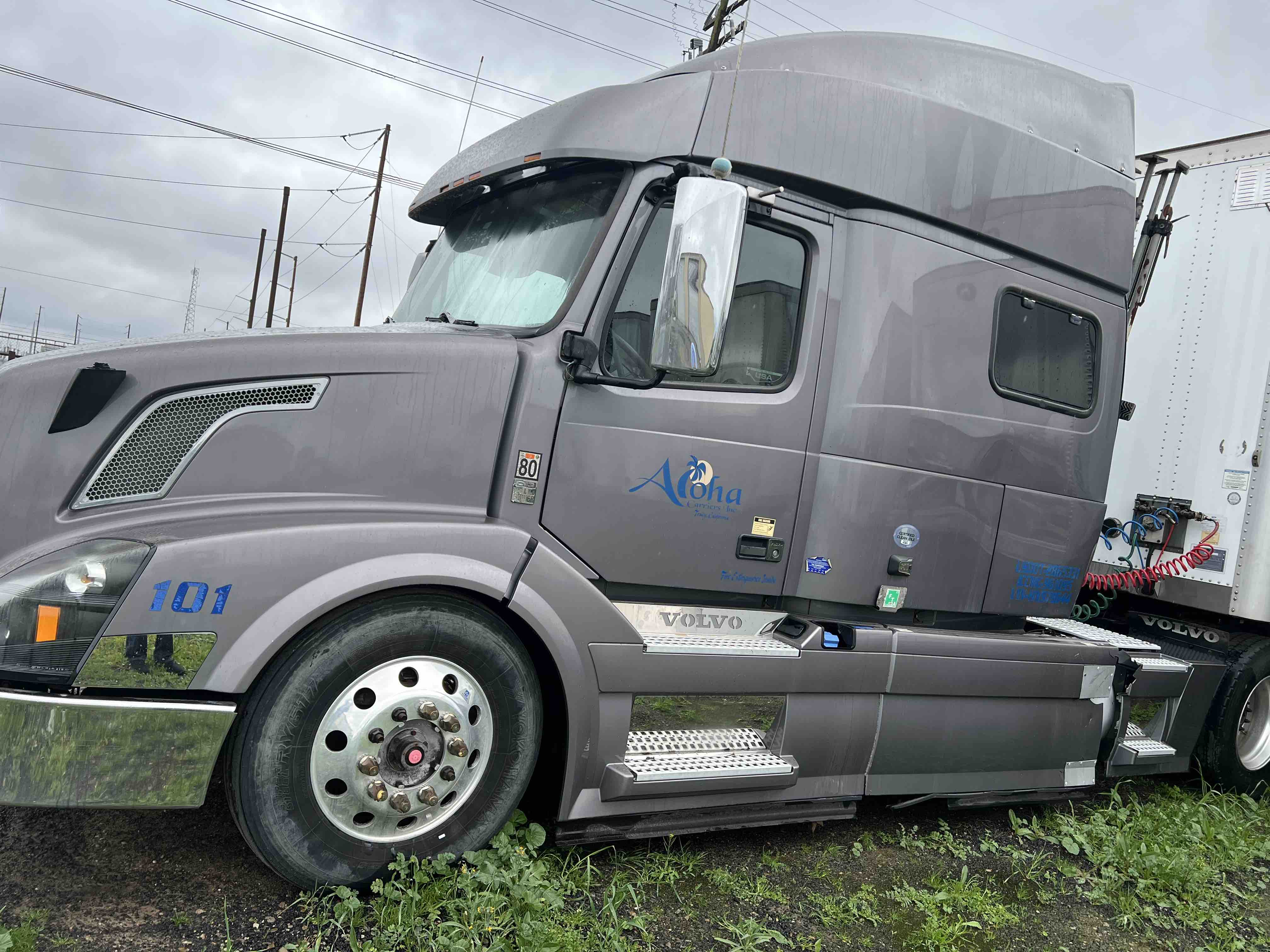 Volvo VNL 730 View 3