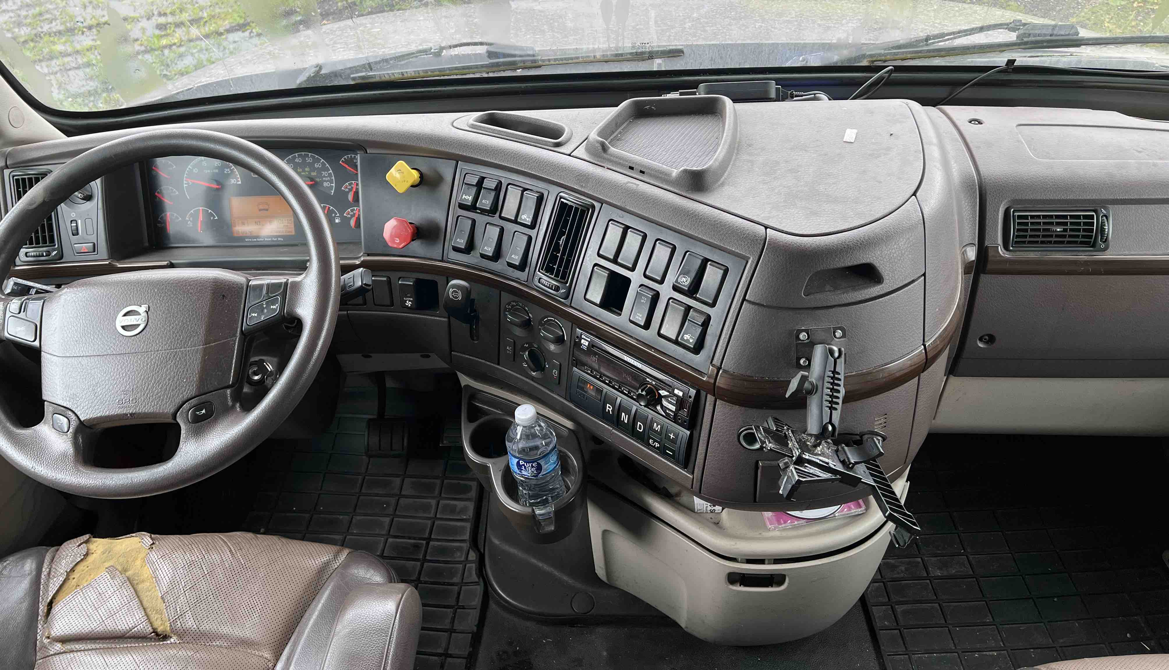 Volvo VNL 730 View 6